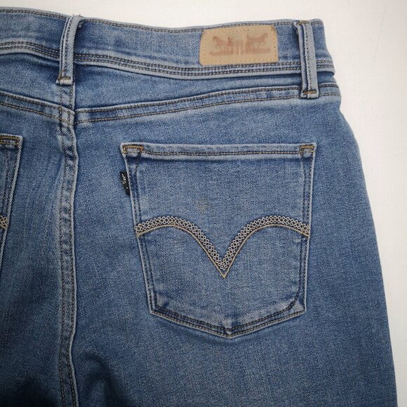 Levi's 512 Ladies Size 8 Perfectly Slimming Straight Leg Medium Wash Blue Jeans - Picture 8 of 16